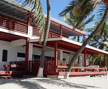 Fort Recovery Villa Suites Hotel Freshwater Pond Exterior photo