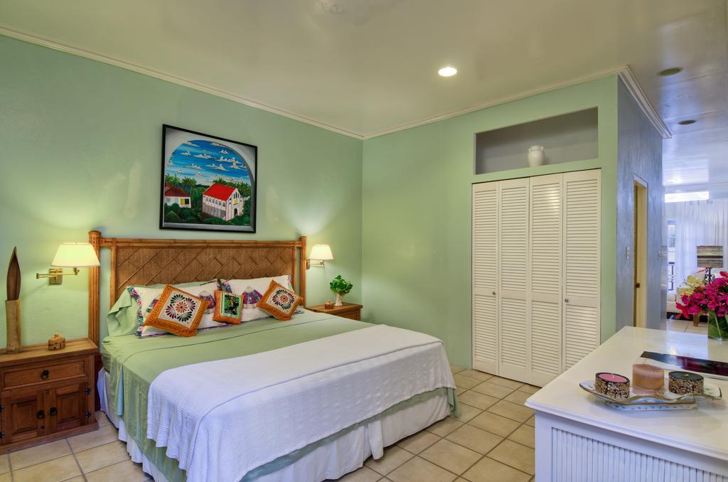 Fort Recovery Villa Suites Hotel Freshwater Pond Room photo