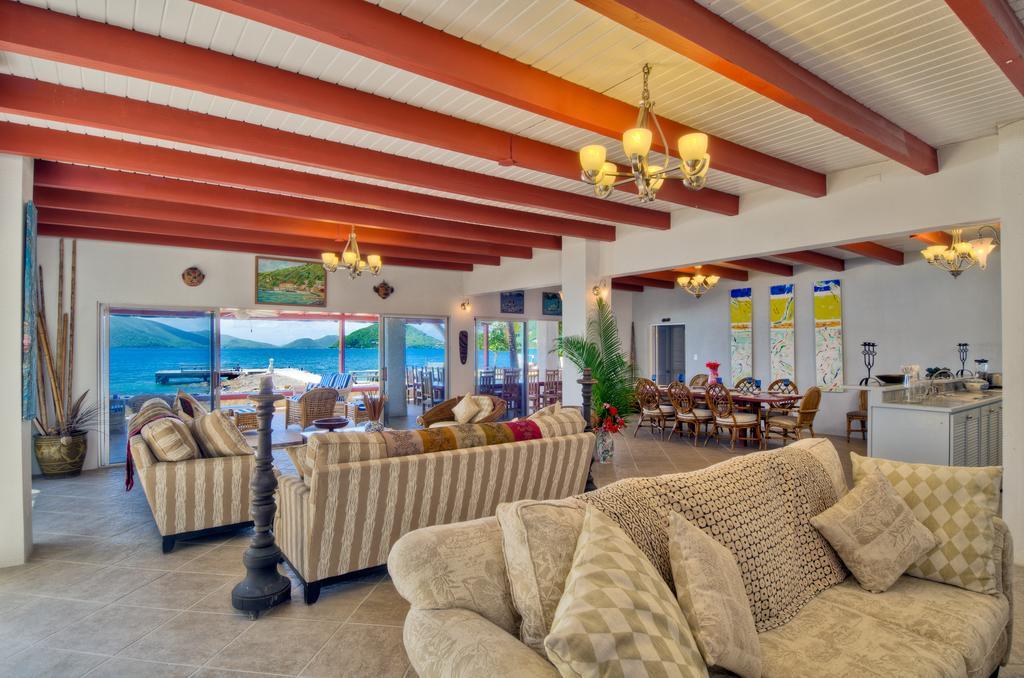 Fort Recovery Villa Suites Hotel Freshwater Pond Room photo