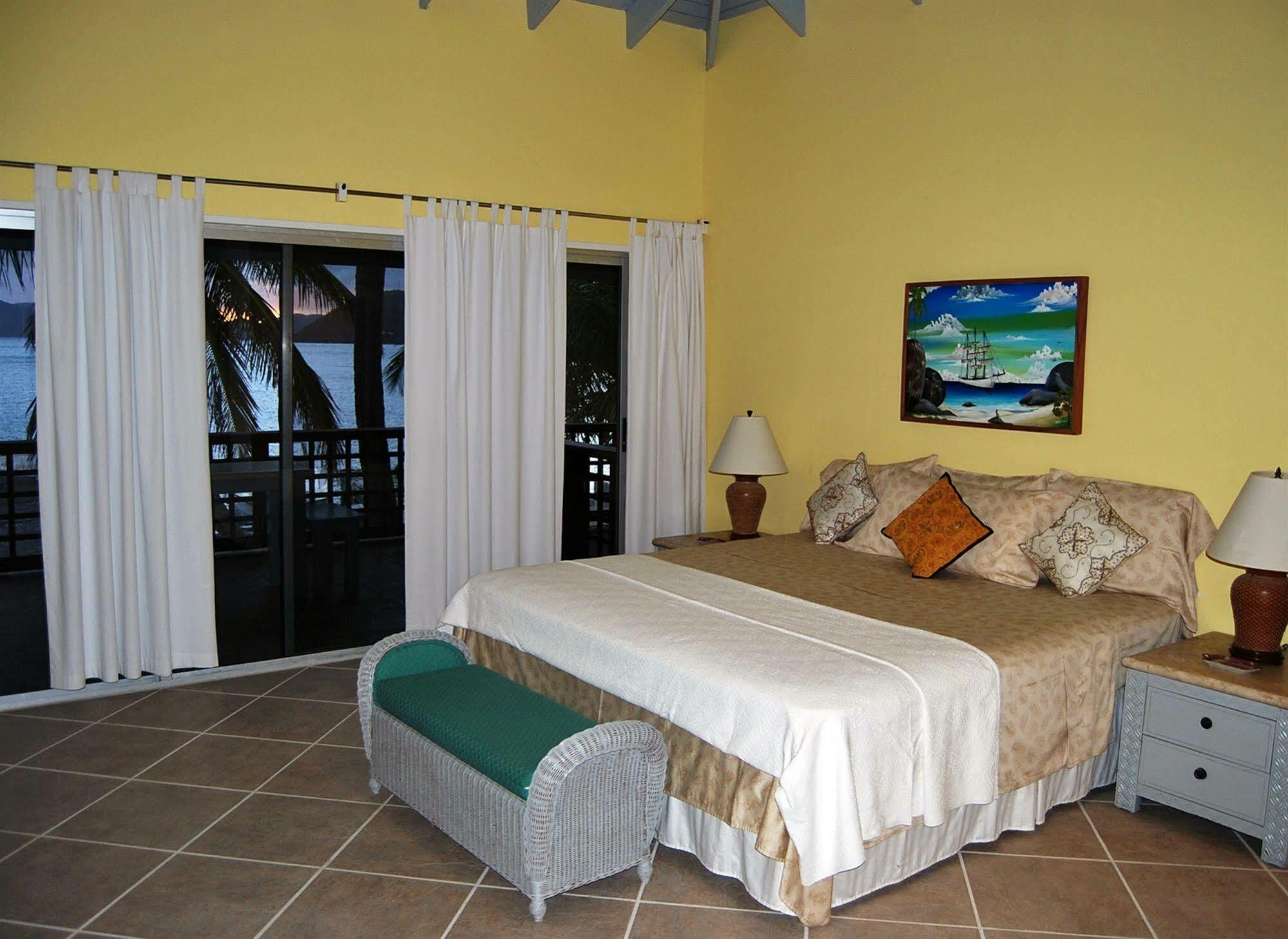Fort Recovery Villa Suites Hotel Freshwater Pond Exterior photo